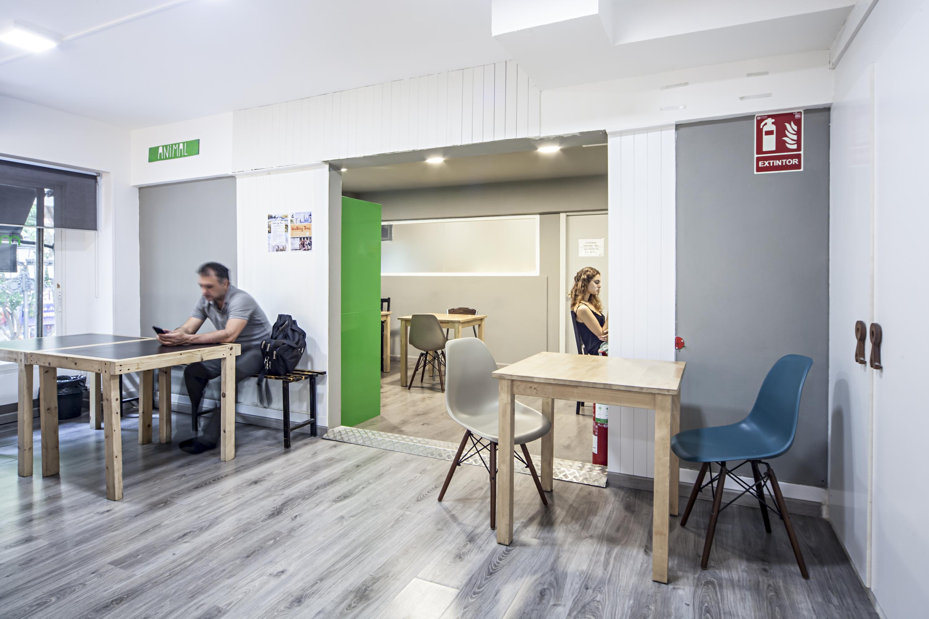 Euromadrid Hostel Ngoại thất bức ảnh