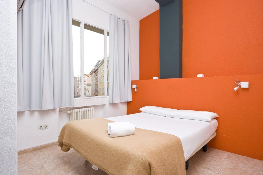 Euromadrid Hostel Phòng bức ảnh