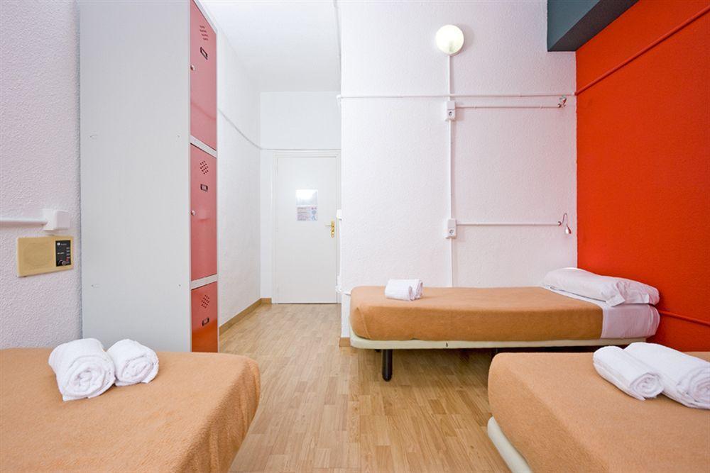 Euromadrid Hostel Ngoại thất bức ảnh