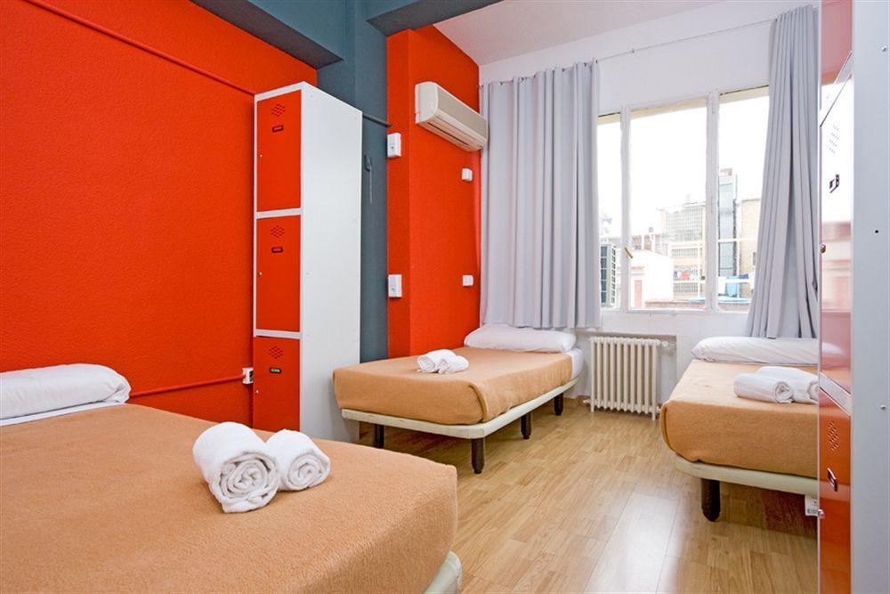 Euromadrid Hostel Ngoại thất bức ảnh