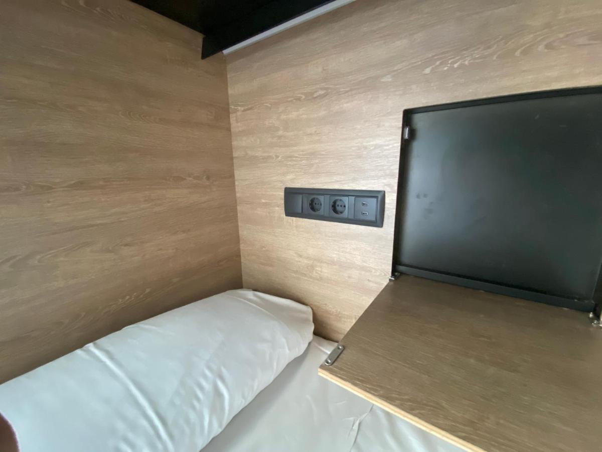 Euromadrid Hostel Ngoại thất bức ảnh